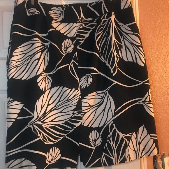 SOLD Ann Taylor skirt - Picture 1 of 5